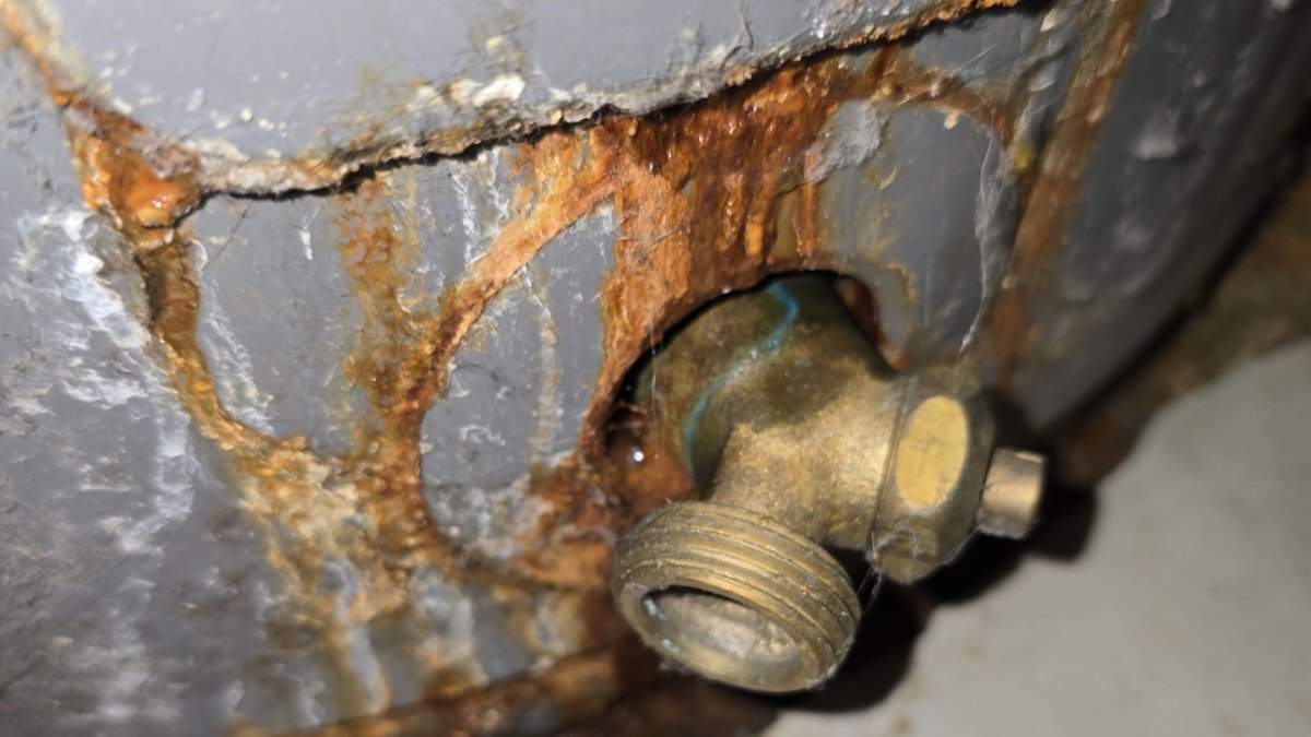 Mold inspection with thermal imaging after a pipe leak in Indialantic, FL – Affordable Water and Mold Removal job photo